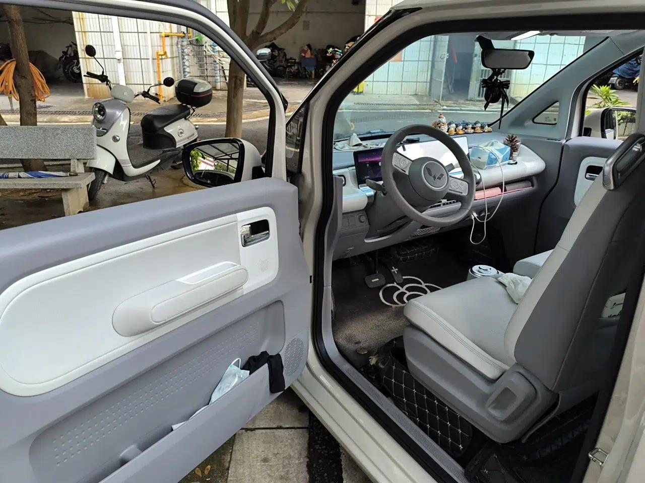 Wuling Air ev 2023 - Four Seats - Advanced Edition — миниатюра 16