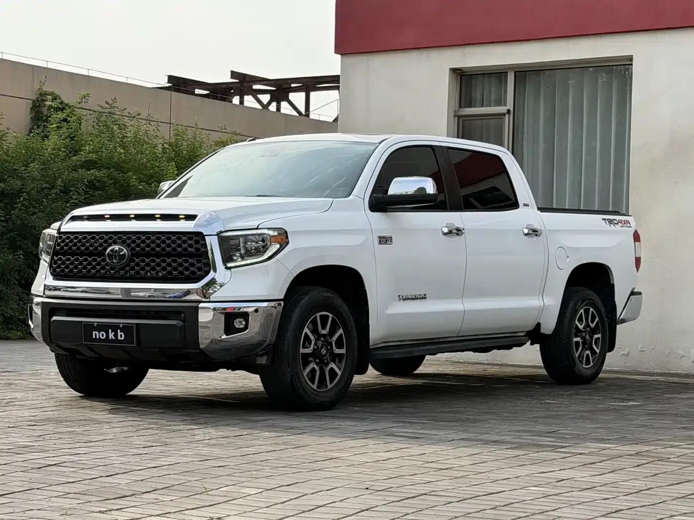 2018 Tundra 5.7L Canadian Spec — миниатюра 1