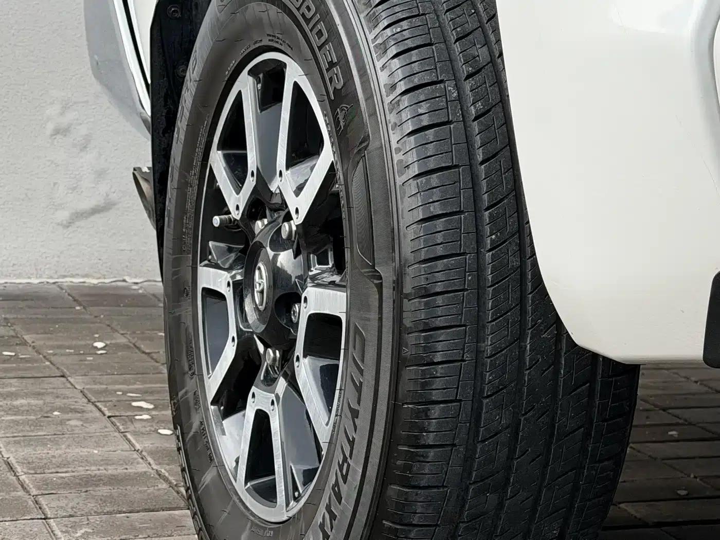2018 Tundra 5.7L Canadian Spec — миниатюра 17