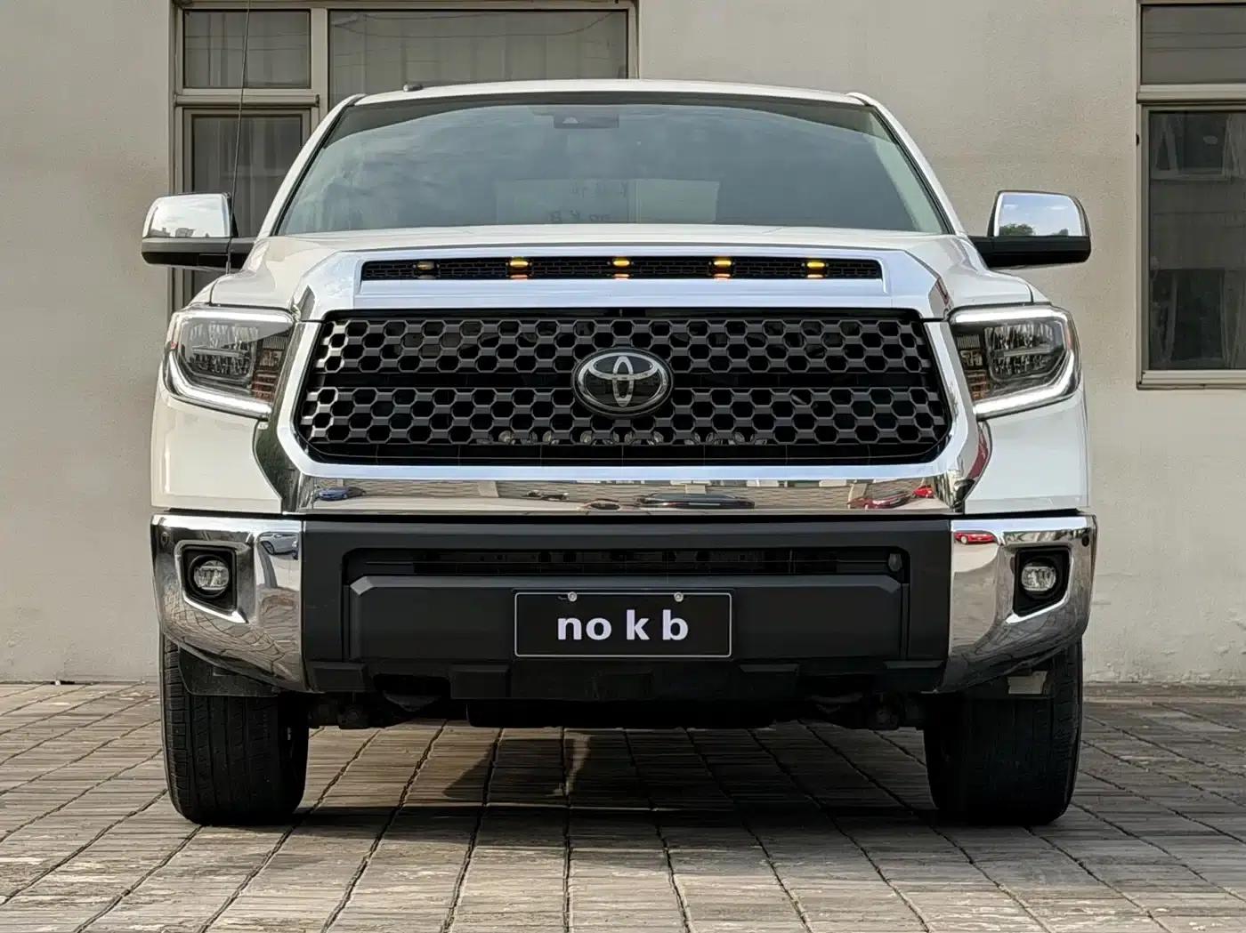 2018 Tundra 5.7L Canadian Spec — миниатюра 3