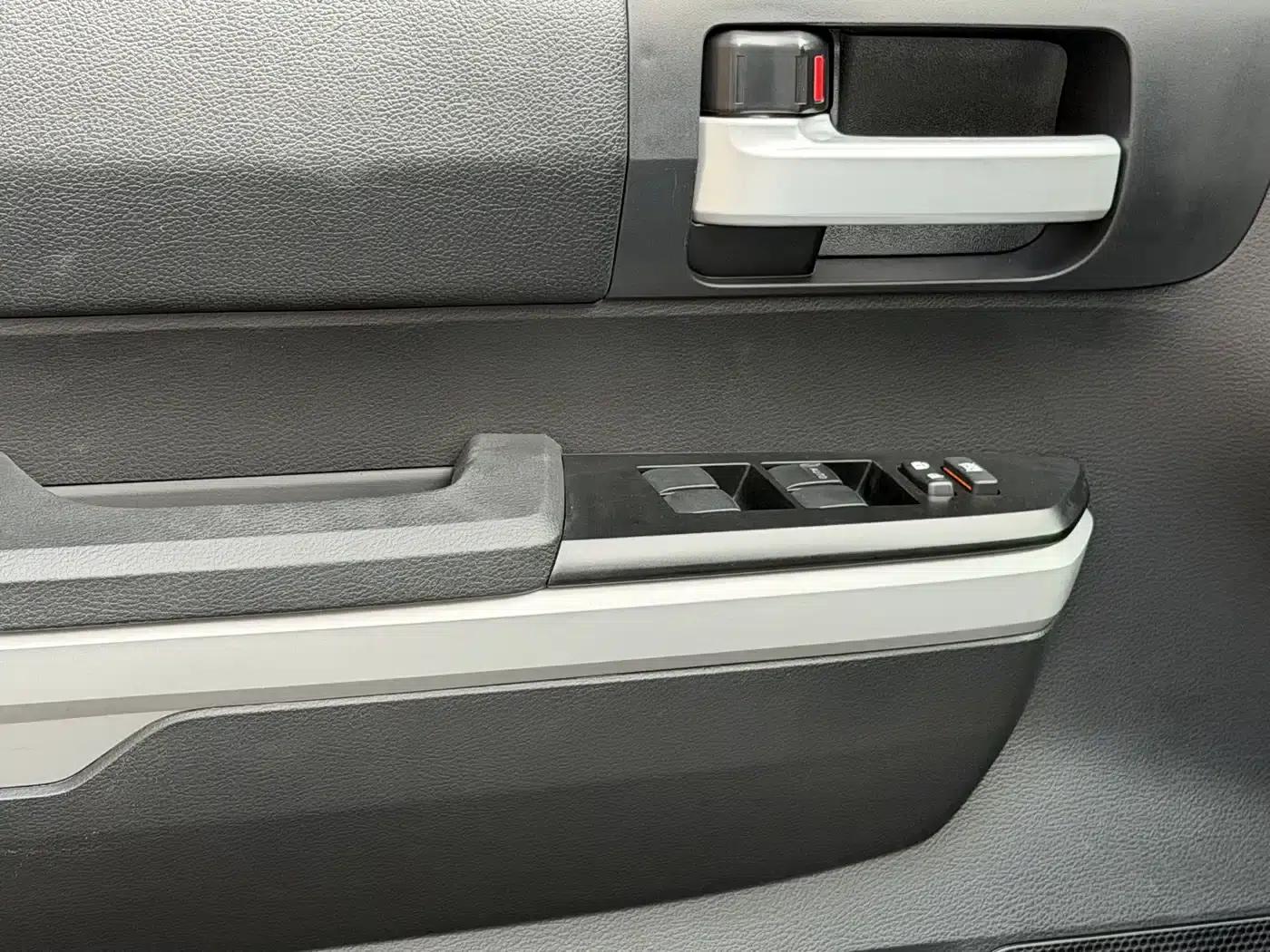 2018 Tundra 5.7L Canadian Spec — миниатюра 9