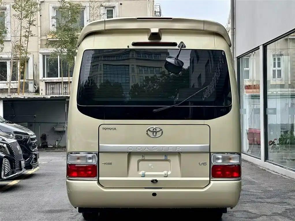 2024 Toyota Coaster 4.0L Manual — миниатюра 14