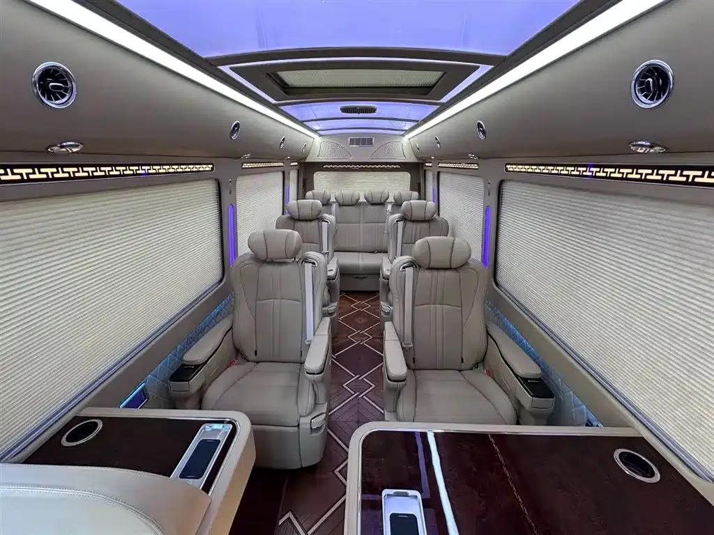 2024 Toyota Coaster 4.0L Manual — миниатюра 6