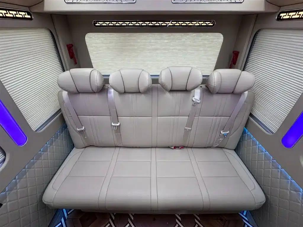 2024 Toyota Coaster 4.0L Manual — миниатюра 8