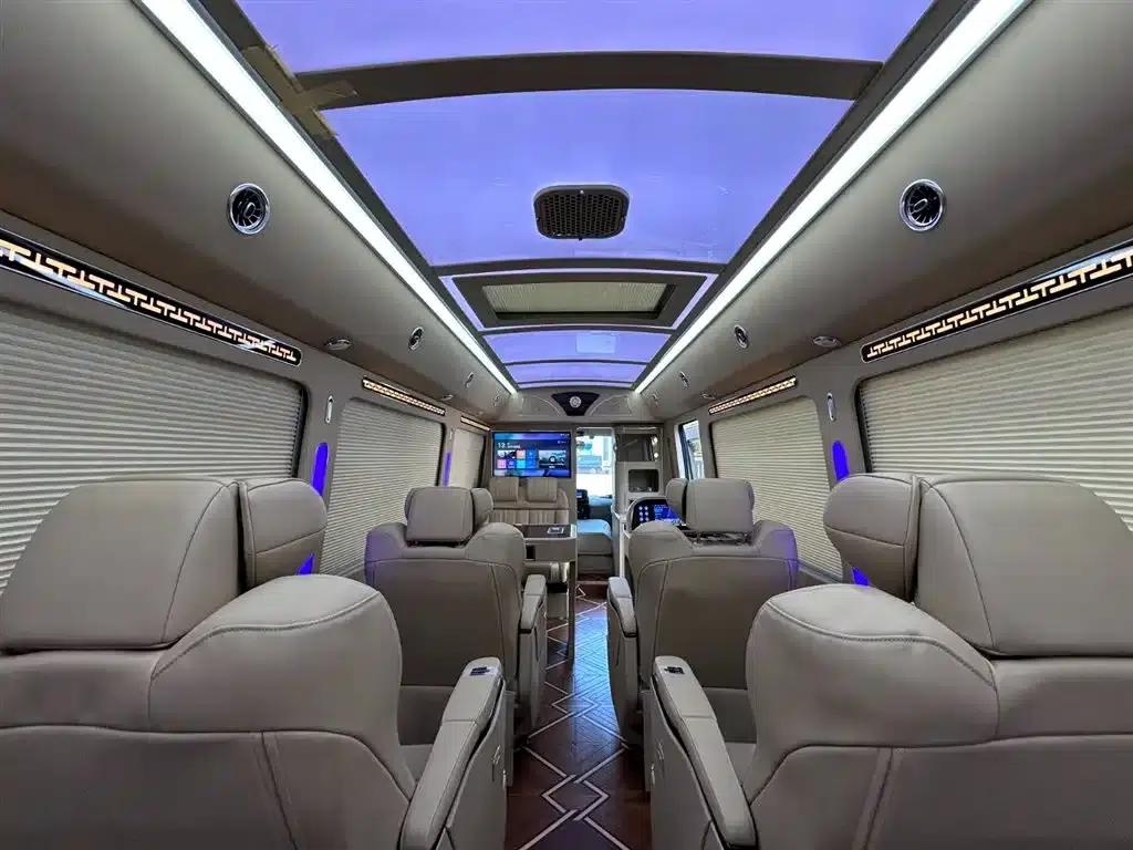 2024 Toyota Coaster 4.0L Manual — миниатюра 9