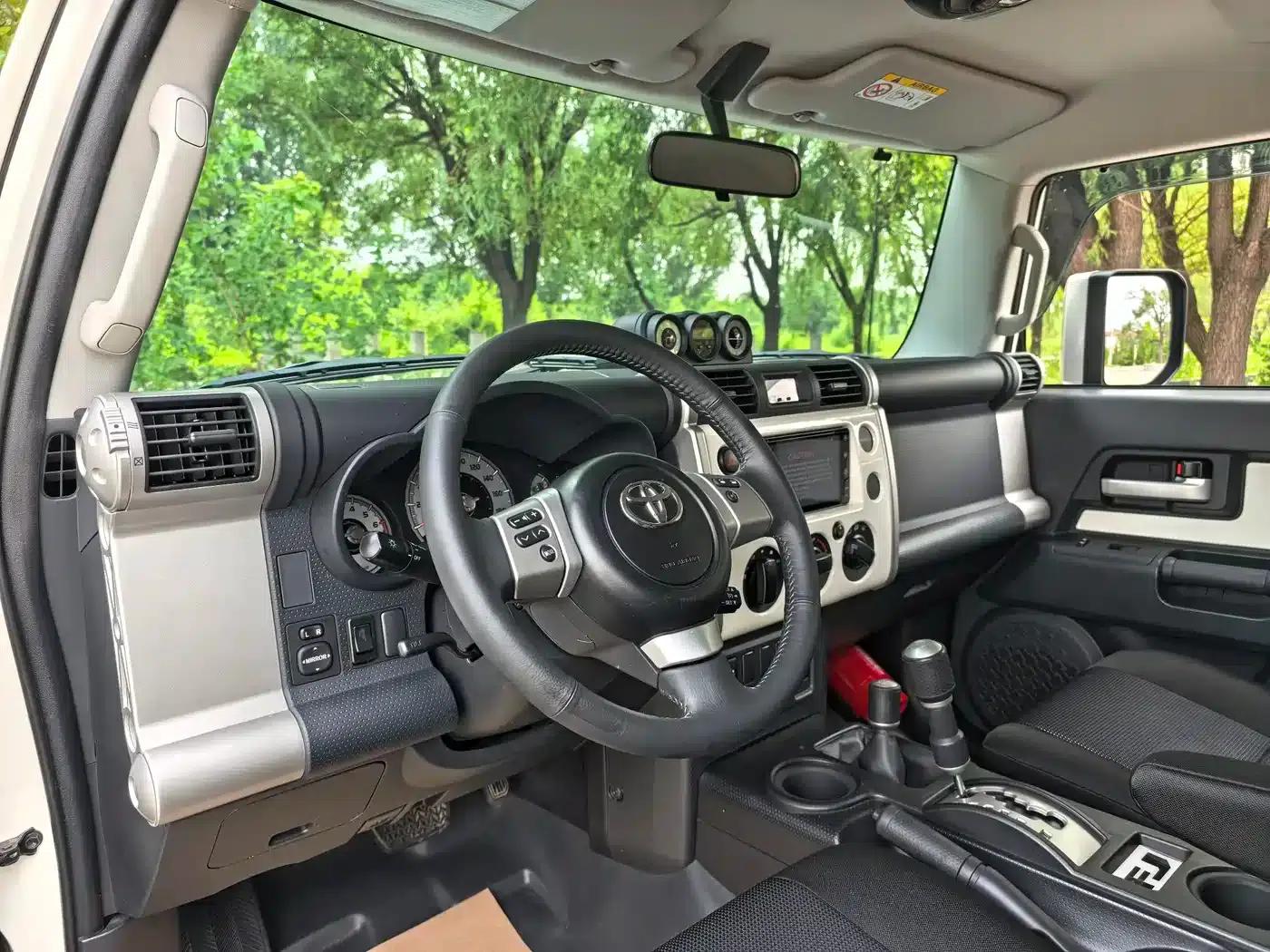 2020 FJ Cruiser 4.0L Automatic — миниатюра 11