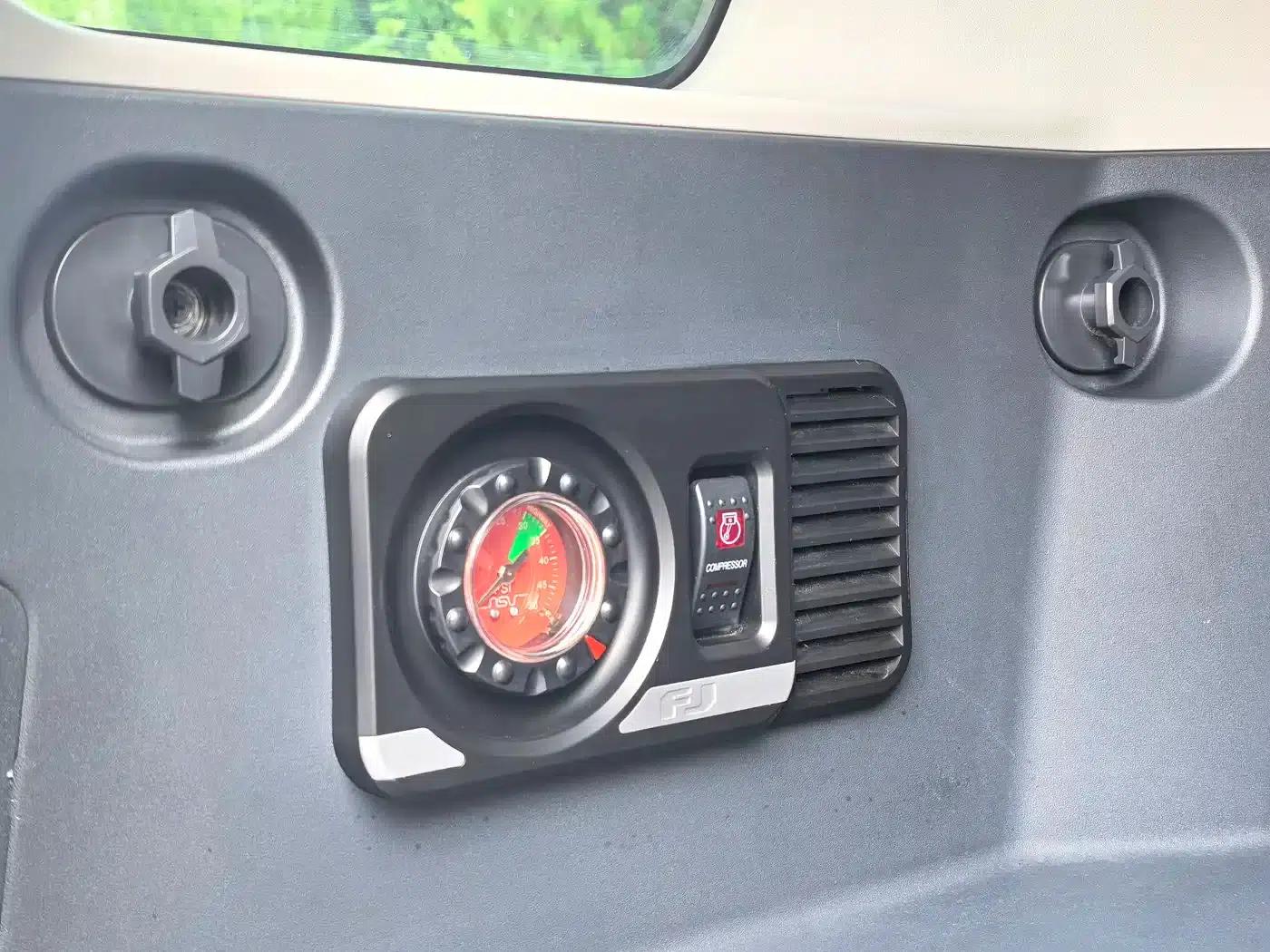 2020 FJ Cruiser 4.0L Automatic — миниатюра 14