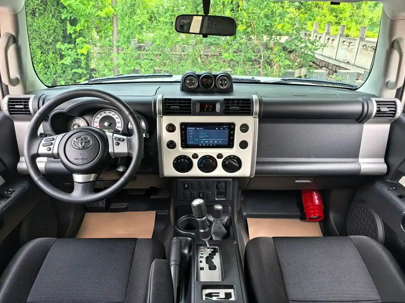 2020 FJ Cruiser 4.0L Automatic — миниатюра 15