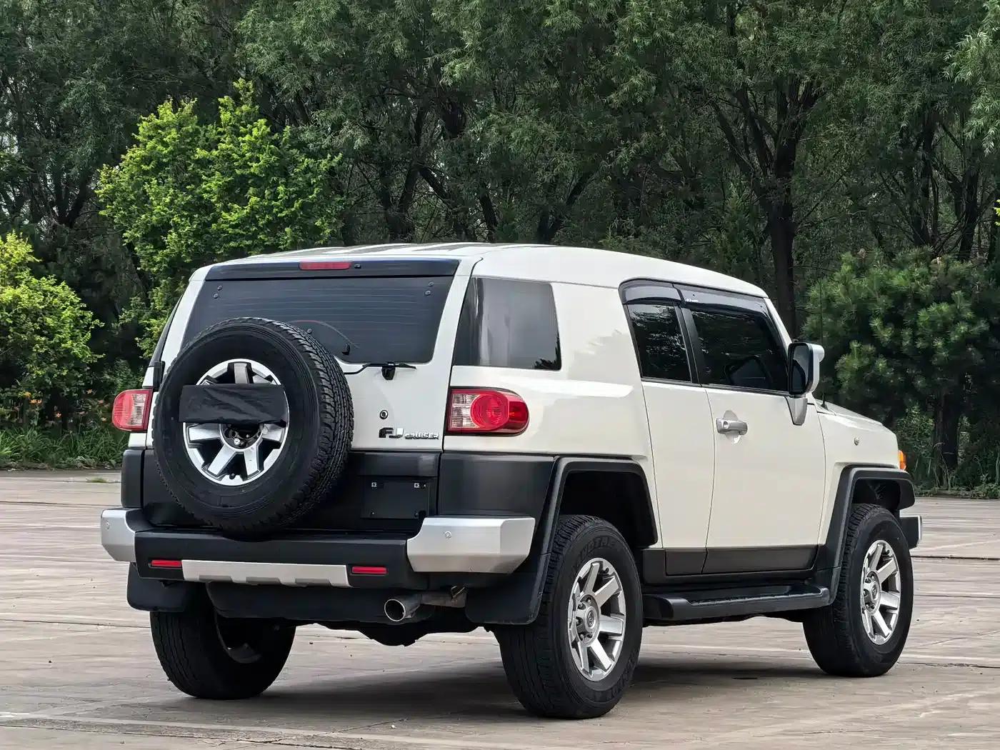 2020 FJ Cruiser 4.0L Automatic — миниатюра 6