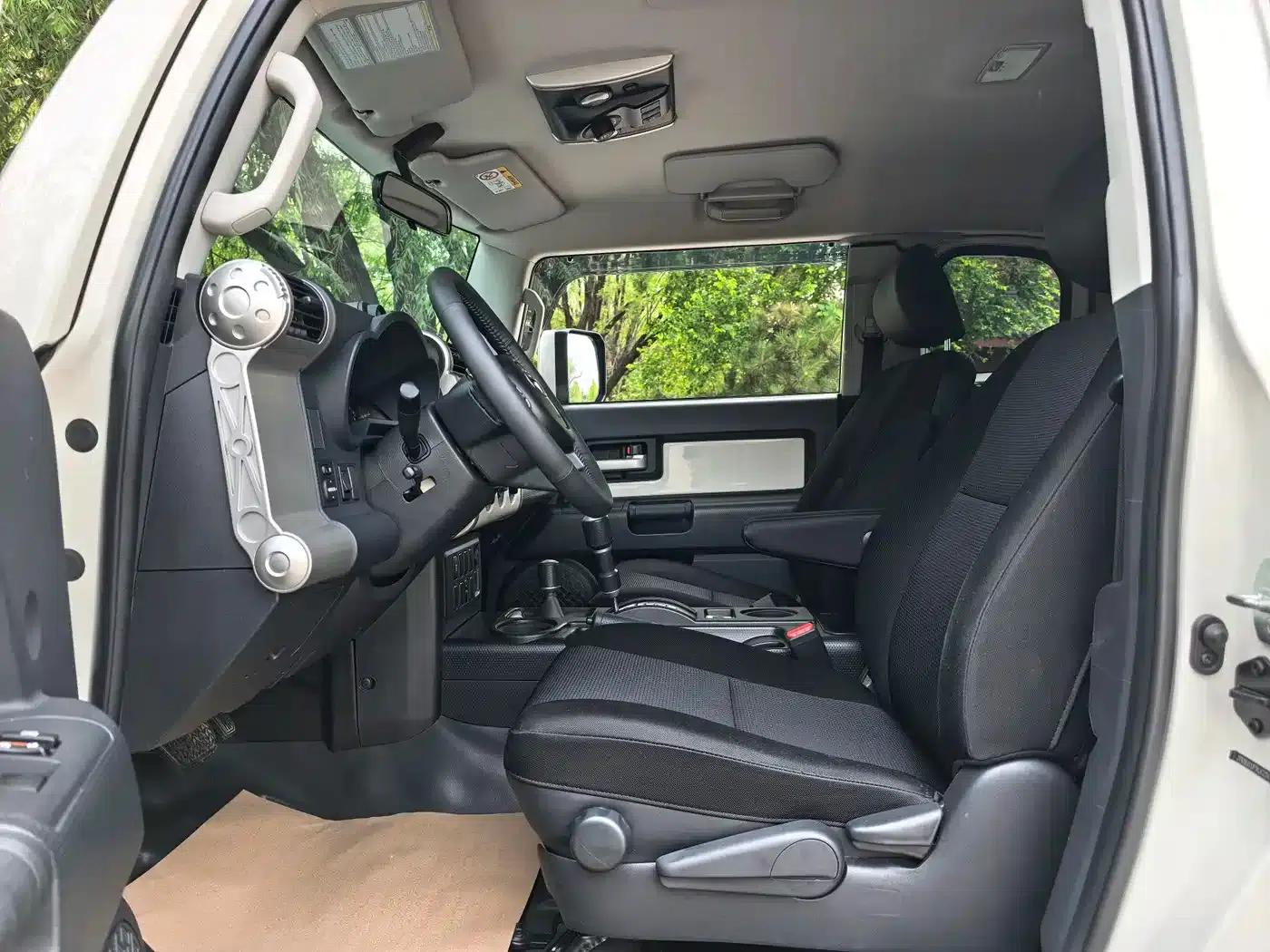 2020 FJ Cruiser 4.0L Automatic — миниатюра 9