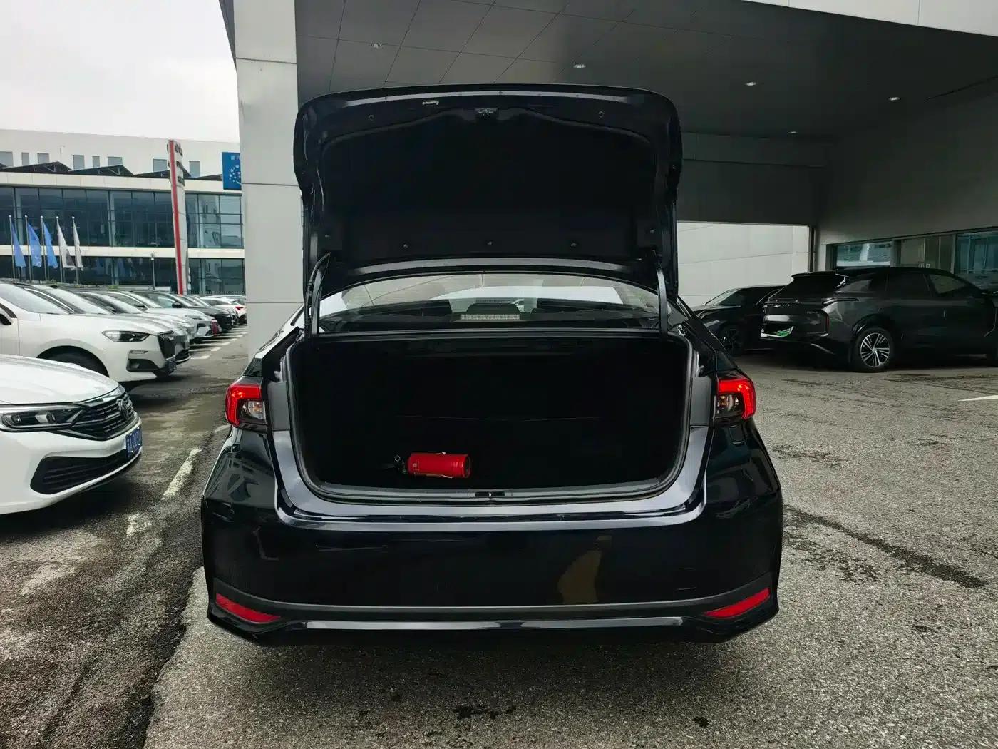 2022 Toyota Avalon 2.0L Elite Edition — миниатюра 14