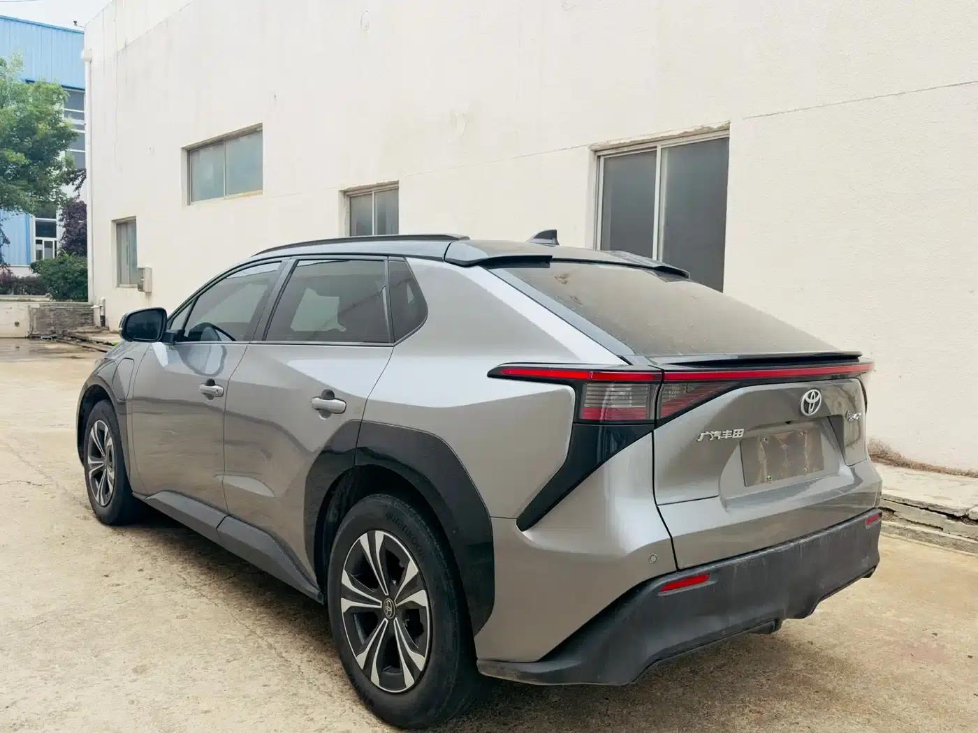 FAW Toyota bZ4X 2022 Two-Wheel Drive Long Range PRO Edition — миниатюра 9