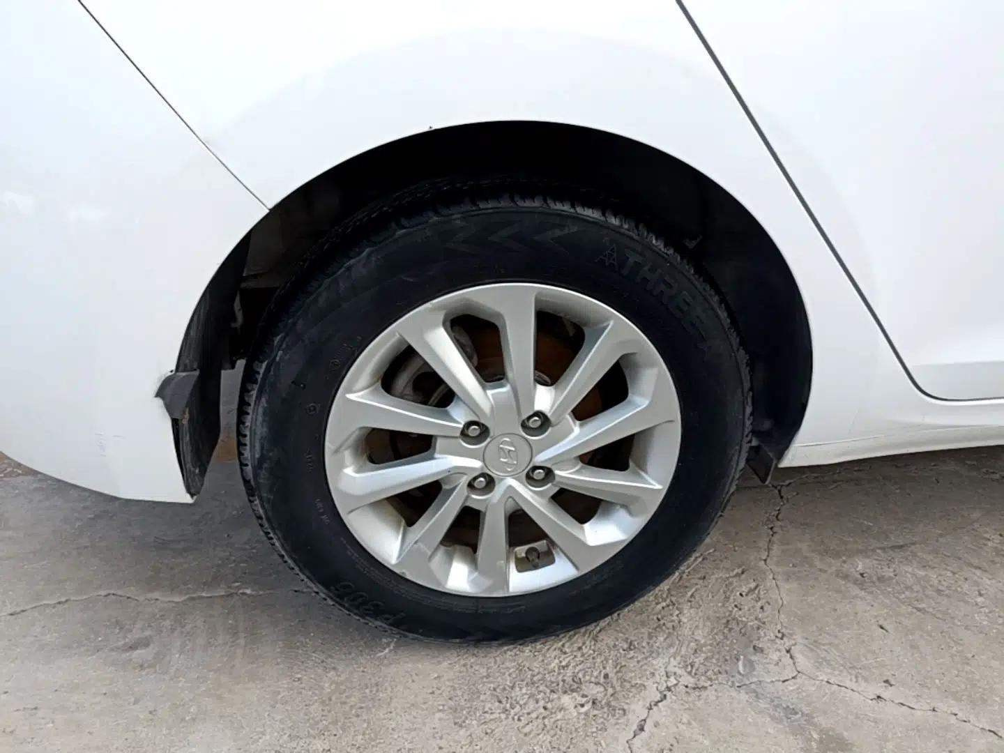 Hyundai Verna RV 2017 1.4L Automatic Cool Edition GLS China V Emission Standard — миниатюра 11