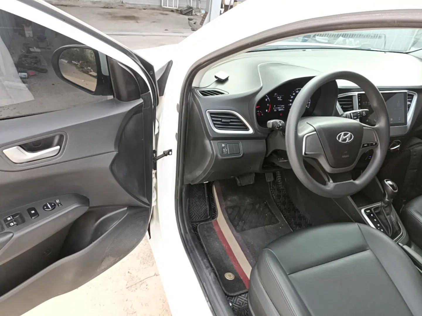 Hyundai Verna RV 2017 1.4L Automatic Cool Edition GLS China V Emission Standard — миниатюра 18