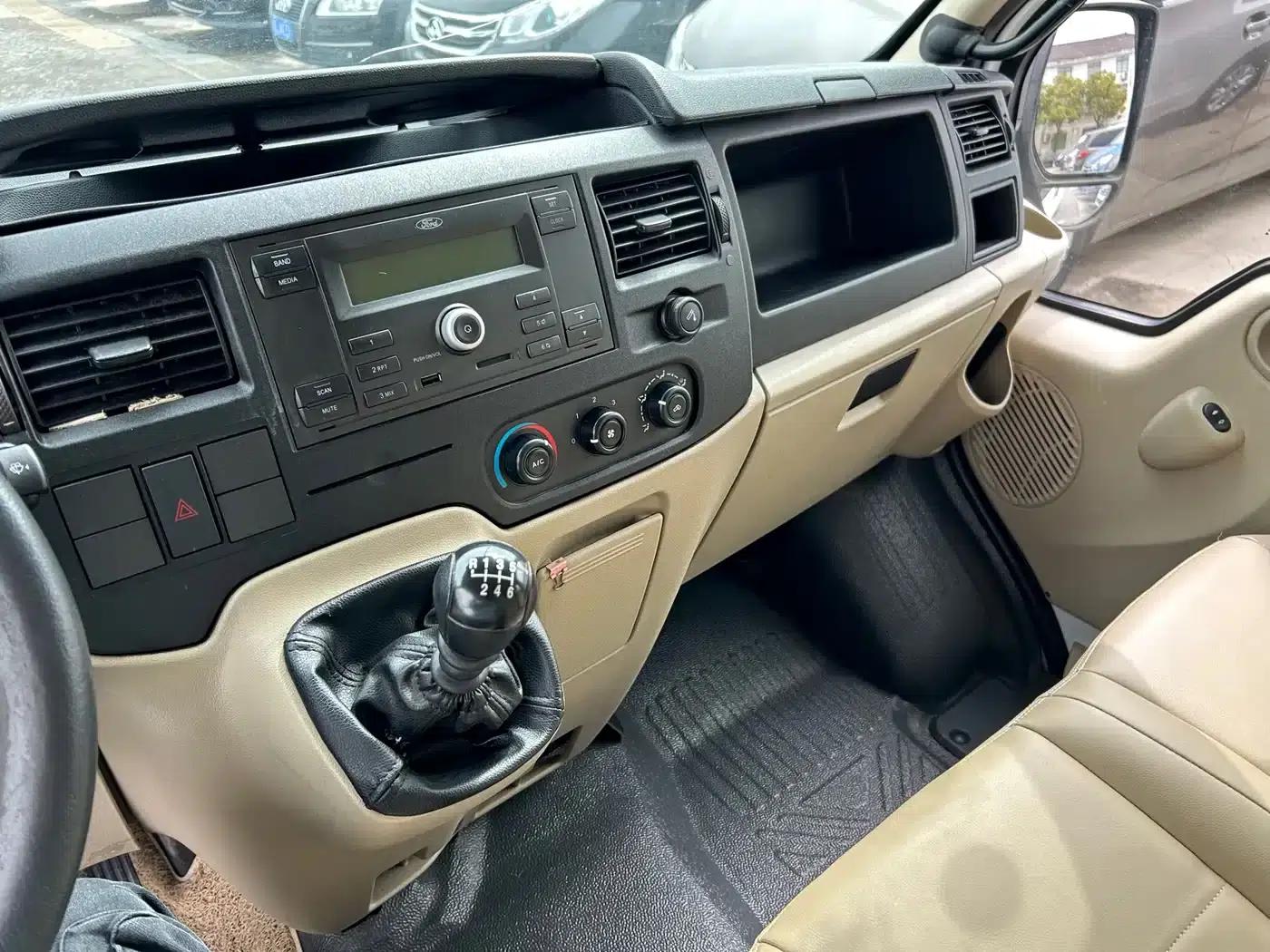 New Generation Ford Transit 2016 Model 2.2T Long Wheelbase 15 Seats Mid-Roof Standard Edition — миниатюра 15