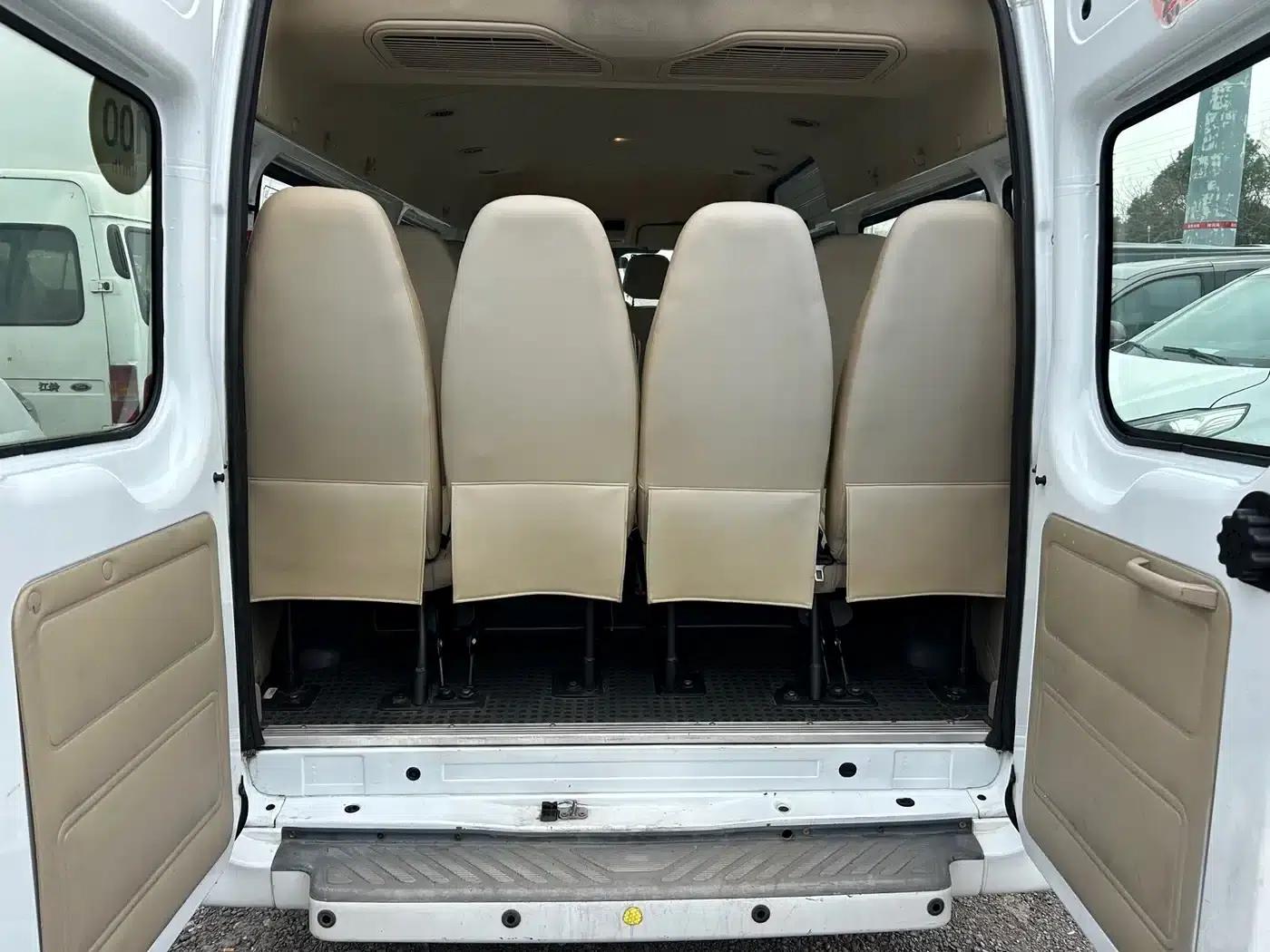 New Generation Ford Transit 2016 Model 2.2T Long Wheelbase 15 Seats Mid-Roof Standard Edition — миниатюра 5