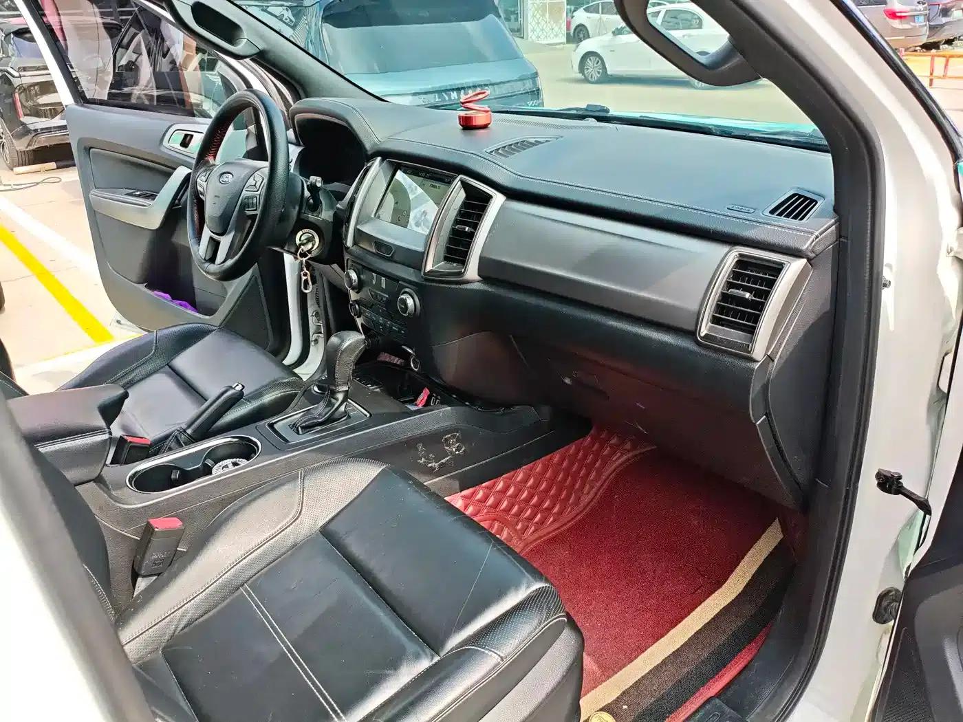 2017 Ford Everest 2.0T Gasoline Automatic 4WD Luxury Edition 5-Seater — миниатюра 11