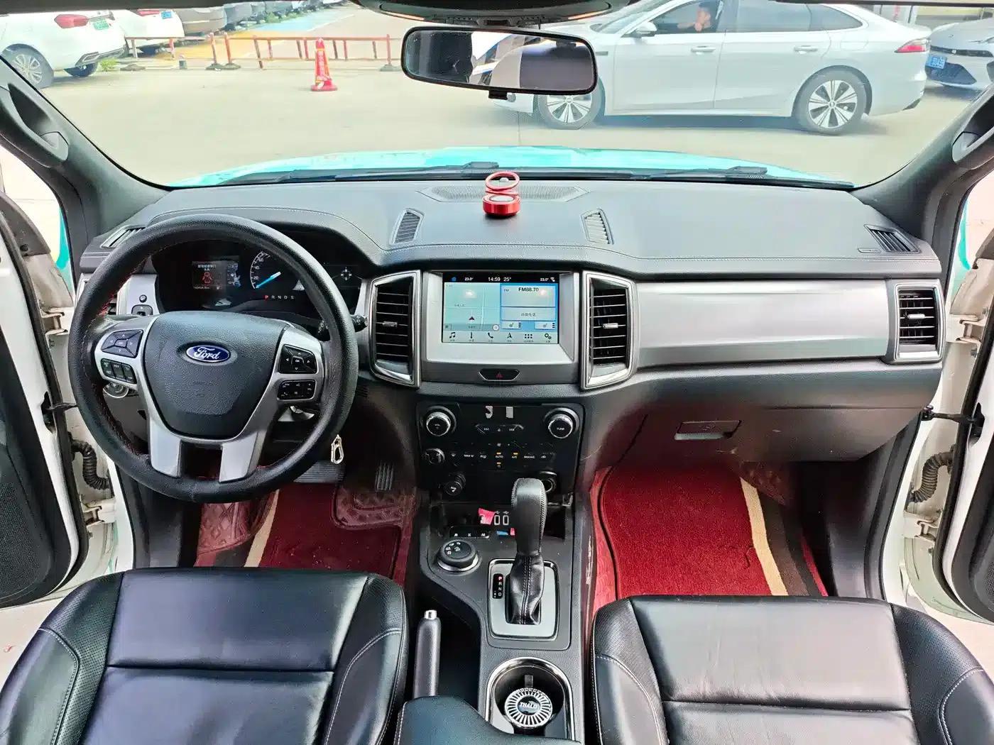 2017 Ford Everest 2.0T Gasoline Automatic 4WD Luxury Edition 5-Seater — миниатюра 14