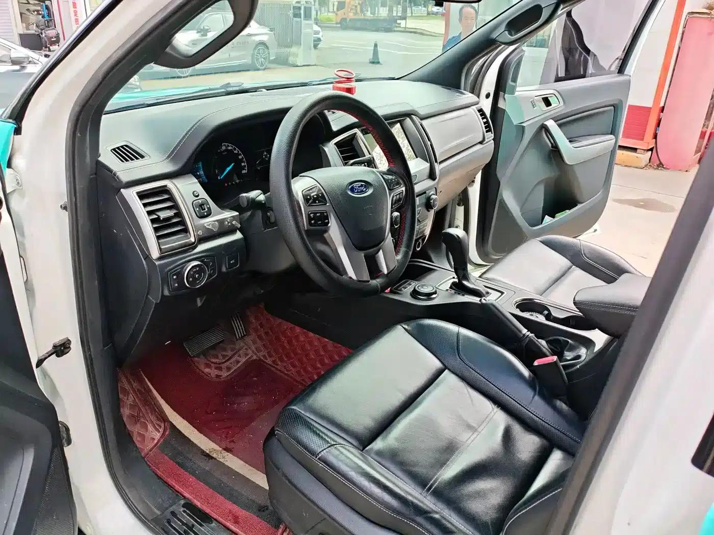2017 Ford Everest 2.0T Gasoline Automatic 4WD Luxury Edition 5-Seater — миниатюра 8