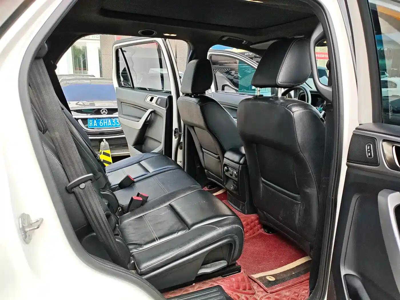 2017 Ford Everest 2.0T Gasoline Automatic 4WD Luxury Edition 5-Seater — миниатюра 9