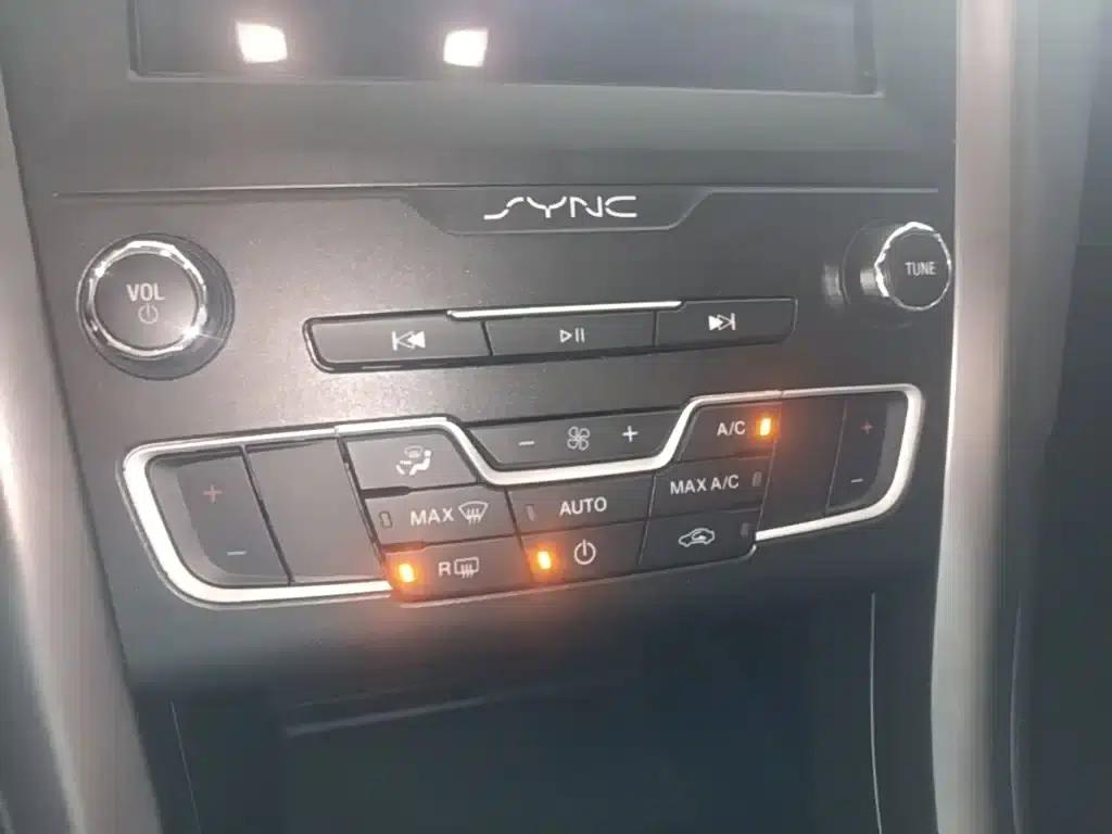 Mondeo PHEV 2018 2.0 PHEV Intelligent Fashion Model (National V Emission Standard) — миниатюра 13