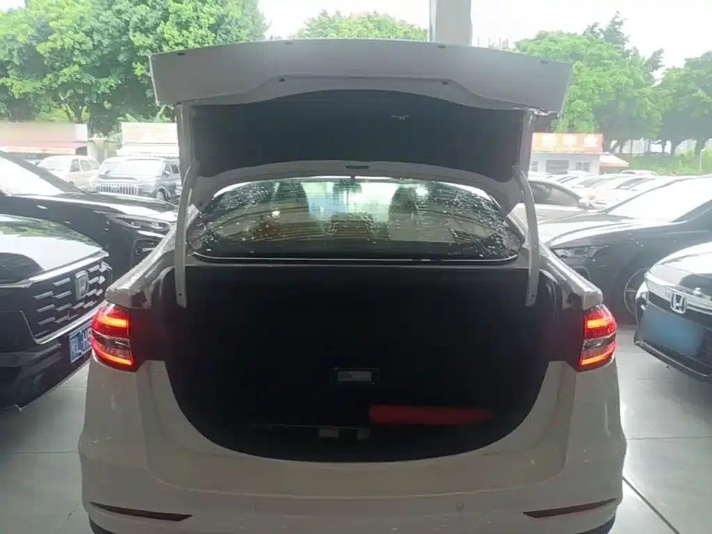 Mondeo PHEV 2018 2.0 PHEV Intelligent Fashion Model (National V Emission Standard) — миниатюра 19