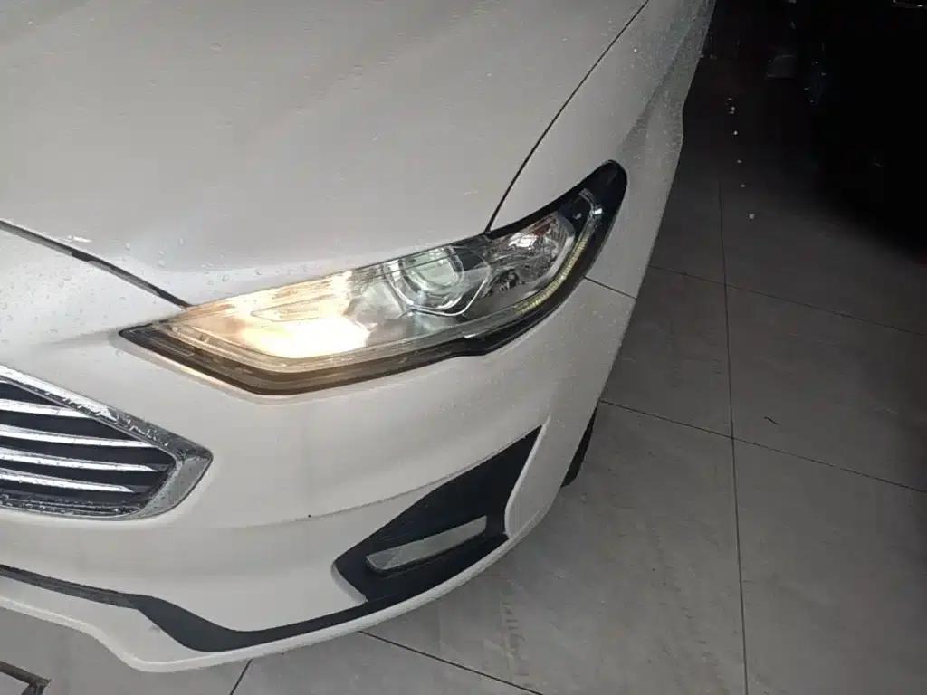 Mondeo PHEV 2018 2.0 PHEV Intelligent Fashion Model (National V Emission Standard) — миниатюра 24