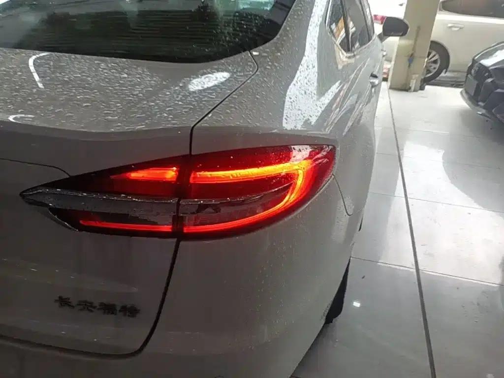Mondeo PHEV 2018 2.0 PHEV Intelligent Fashion Model (National V Emission Standard) — миниатюра 8
