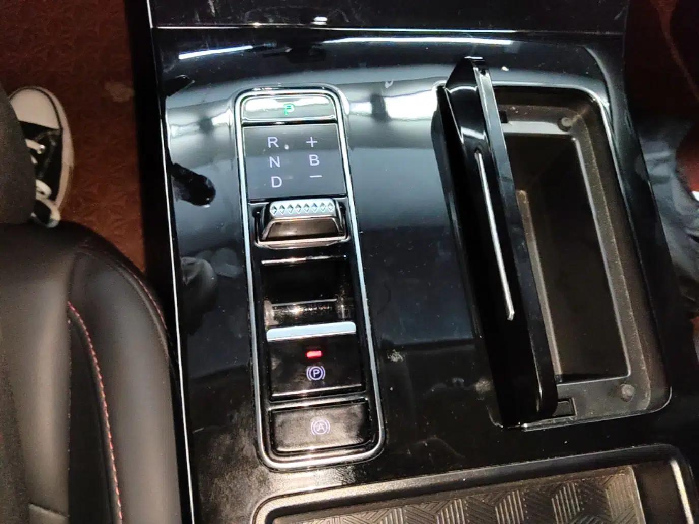 EXEED Zhuifeng C-DM 2022 1.5 TCI-DHT 105 km Yufeng Xing Edition — миниатюра 16