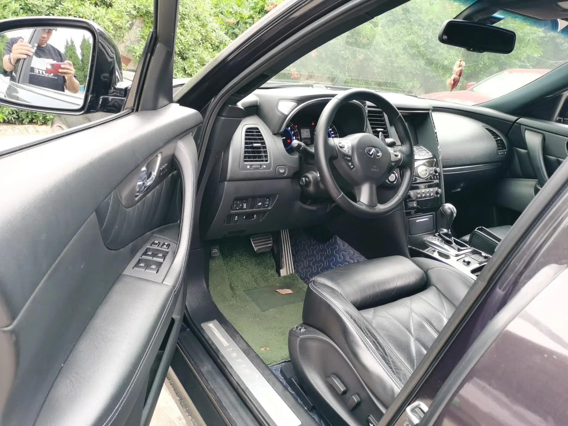 Infiniti QX70 2015 3.7L Shadow Edition — миниатюра 16