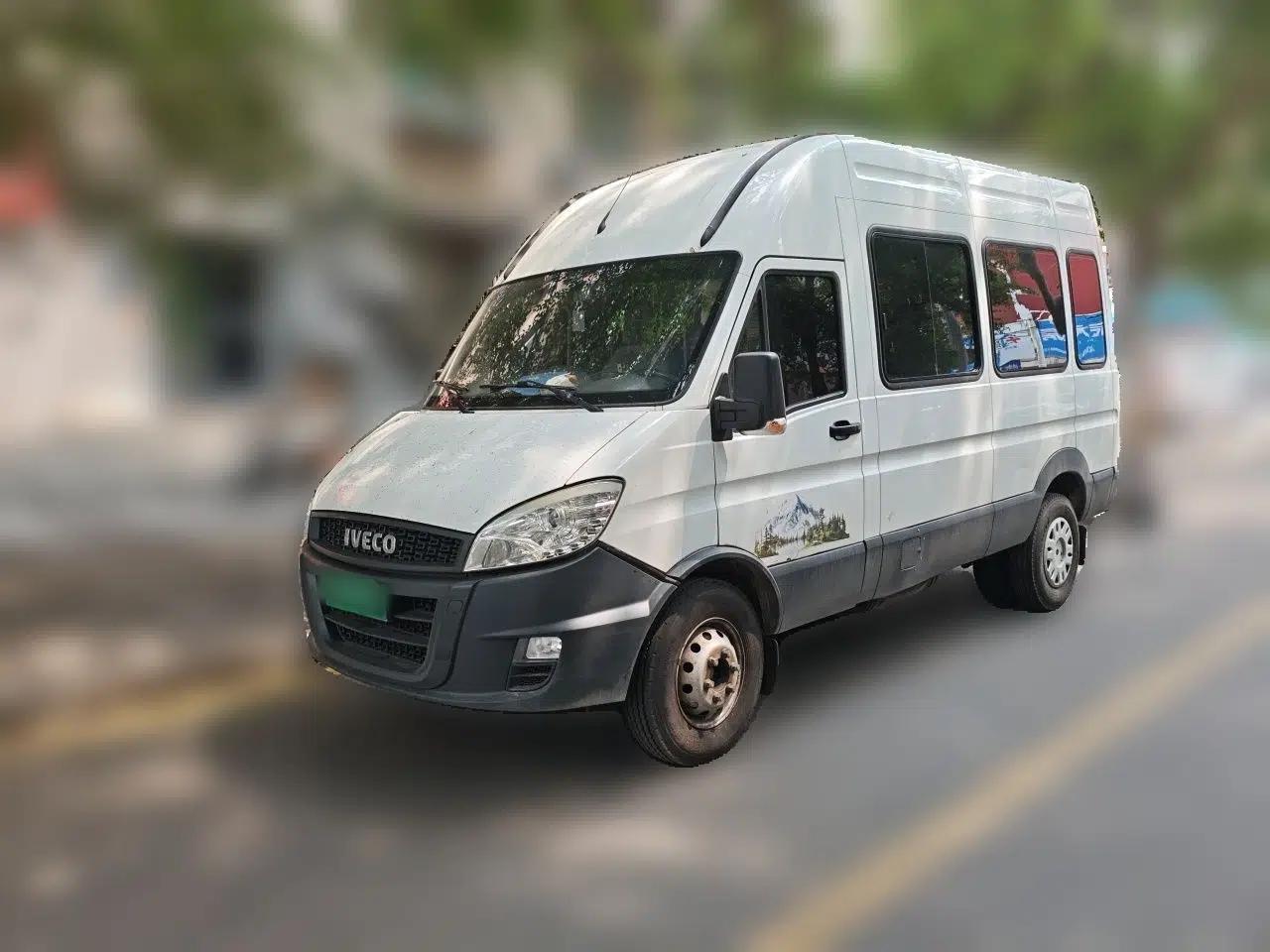 Iveco Power Daily 2017 2.5T Classic A37 High-Roof 7-Seater Passenger Van 47Z5 — миниатюра 1