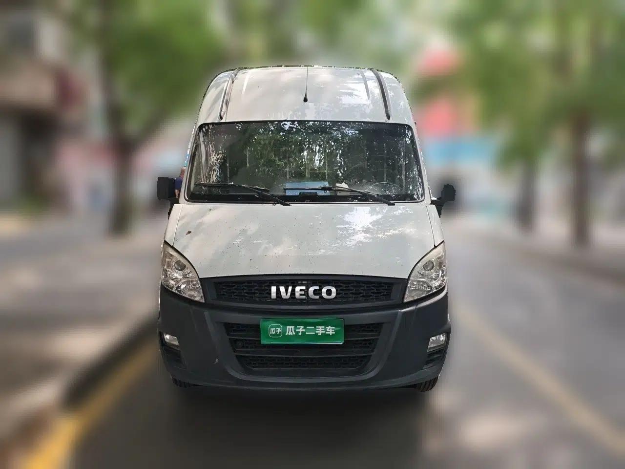 Iveco Power Daily 2017 2.5T Classic A37 High-Roof 7-Seater Passenger Van 47Z5 — миниатюра 2