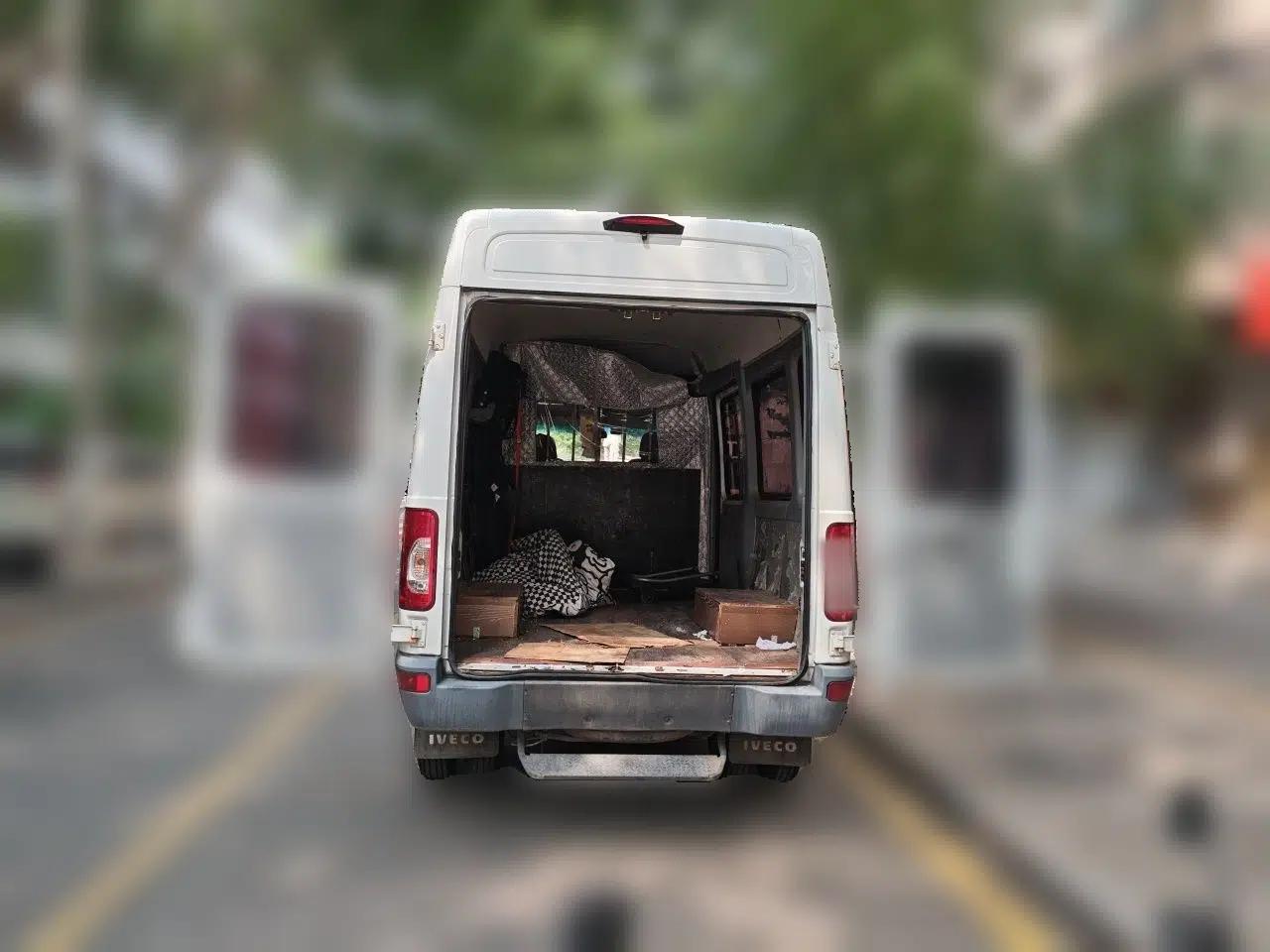 Iveco Power Daily 2017 2.5T Classic A37 High-Roof 7-Seater Passenger Van 47Z5 — миниатюра 19