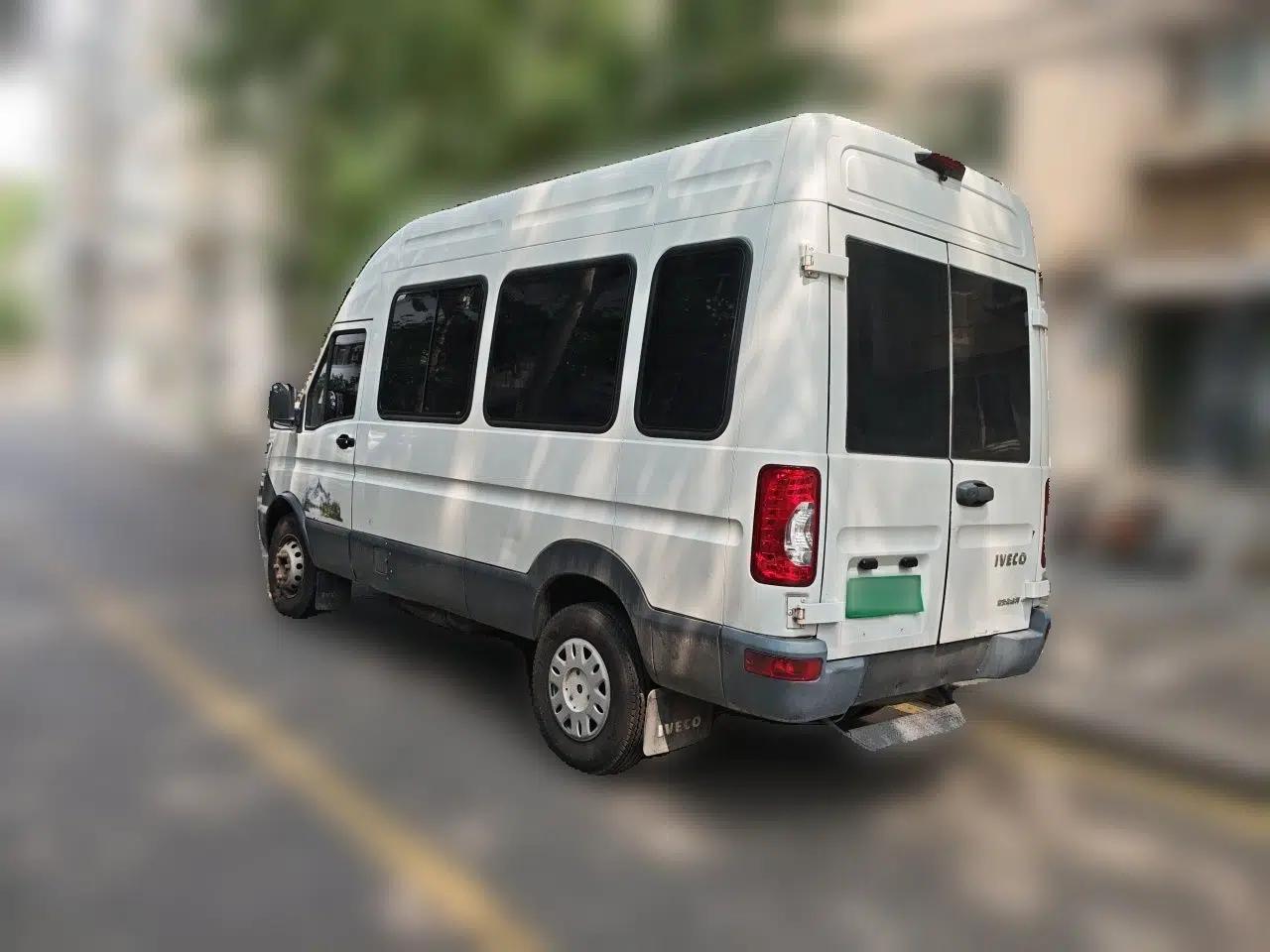 Iveco Power Daily 2017 2.5T Classic A37 High-Roof 7-Seater Passenger Van 47Z5 — миниатюра 4