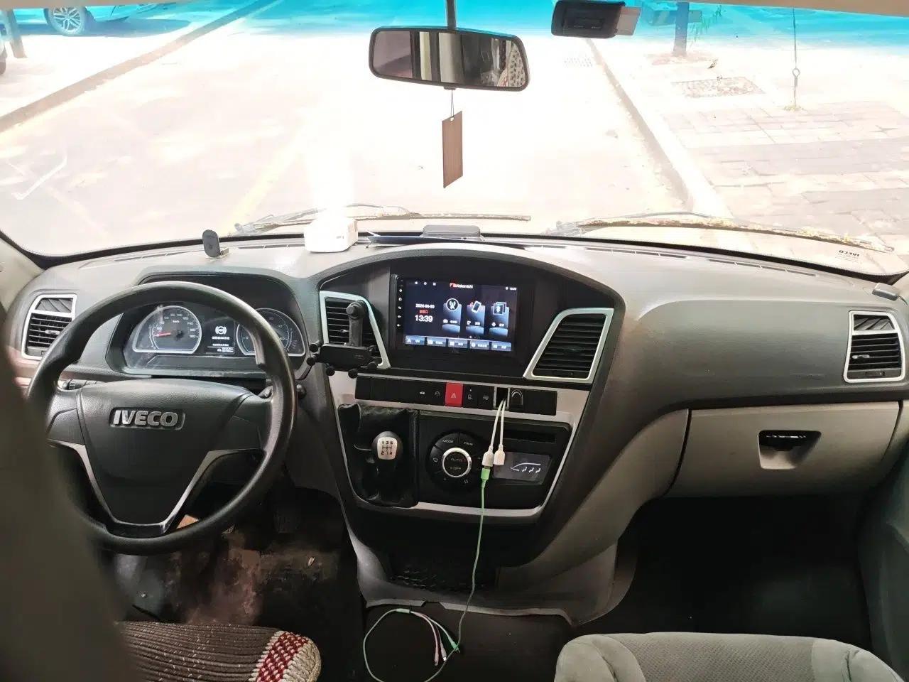 Iveco Power Daily 2017 2.5T Classic A37 High-Roof 7-Seater Passenger Van 47Z5 — миниатюра 9