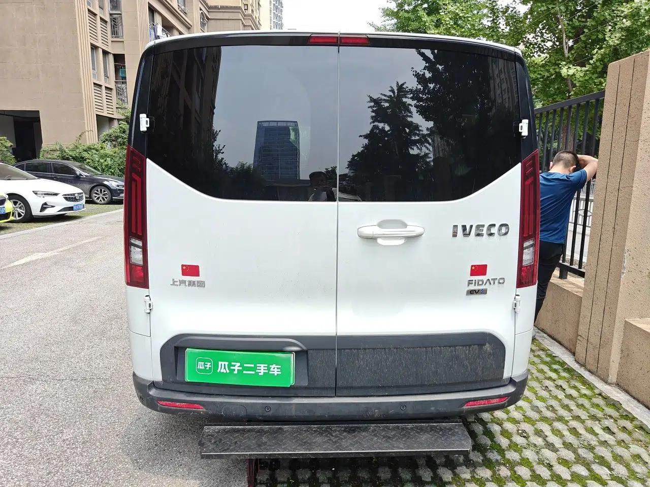 Iveco Fidato 2025 Multi-Purpose Passenger Vehicle 77 kWh Standard Wheelbase Low Roof 5-9 Seats — миниатюра 5