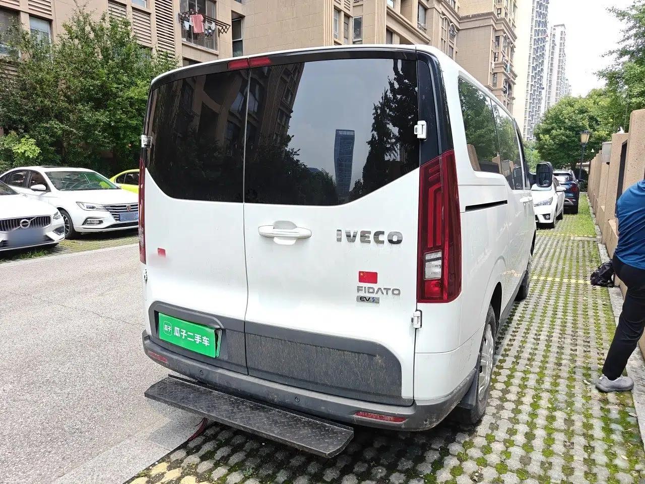 Iveco Fidato 2025 Multi-Purpose Passenger Vehicle 77 kWh Standard Wheelbase Low Roof 5-9 Seats — миниатюра 6