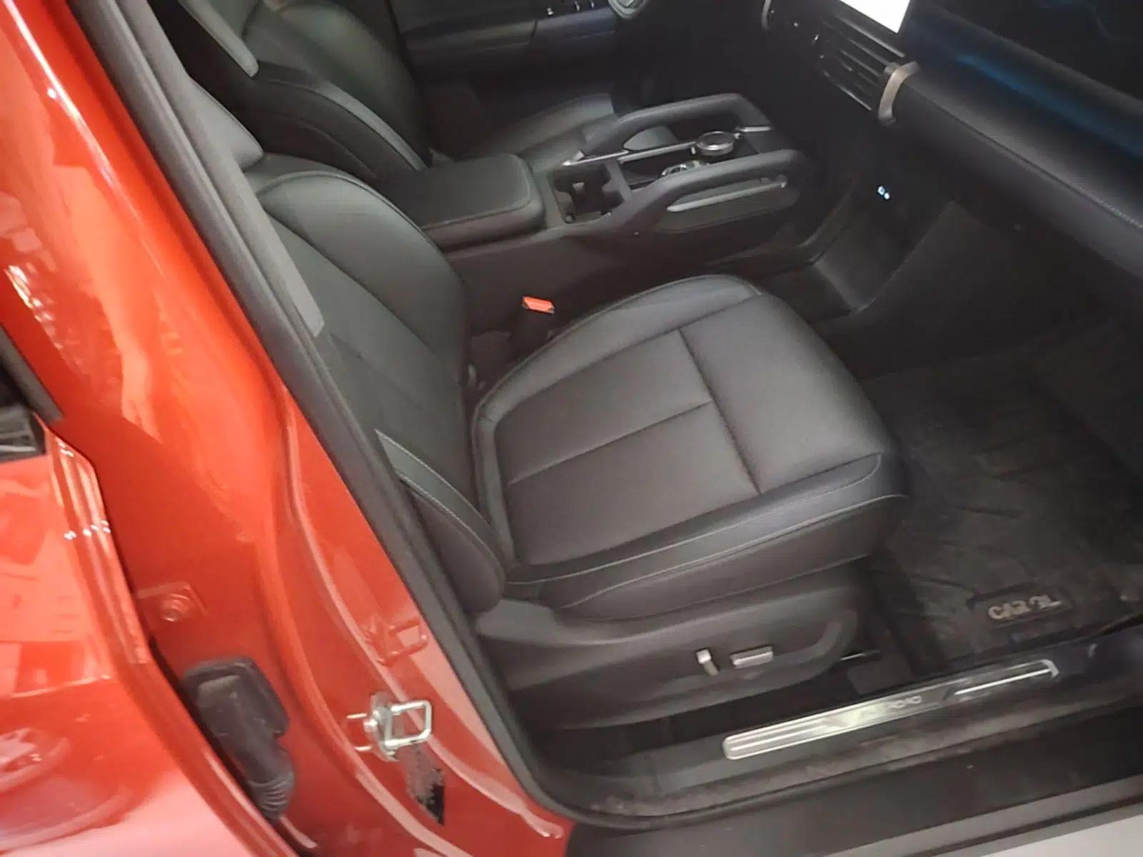 Chery Fengyun Fulwin X3 Plus 2025 Model 501 Four-Wheel Drive Smart Leading Edition — миниатюра 19