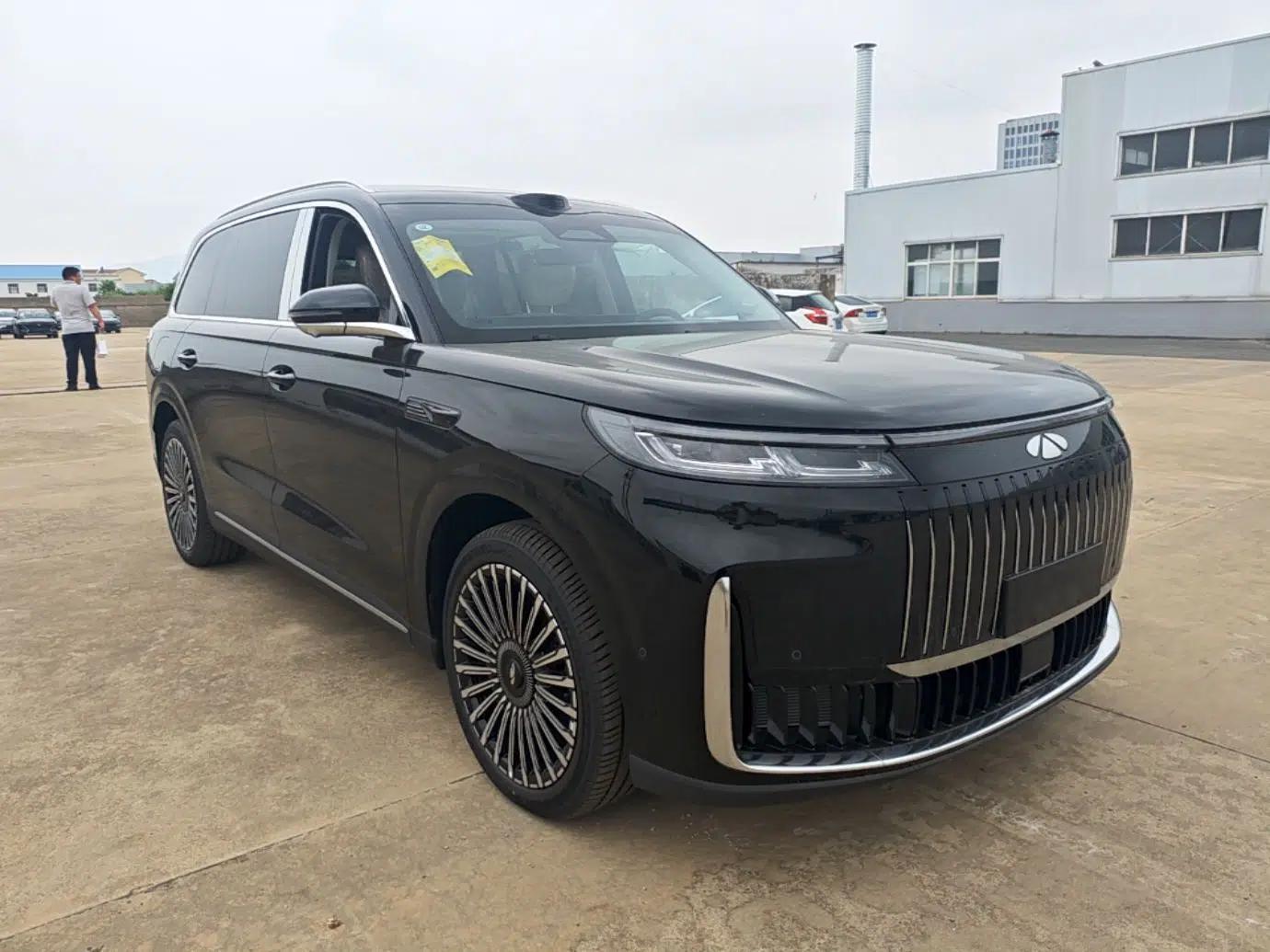 Chery Fengyun T11 2026 Model 220 All-Wheel Drive Family Fun Edition — миниатюра 3