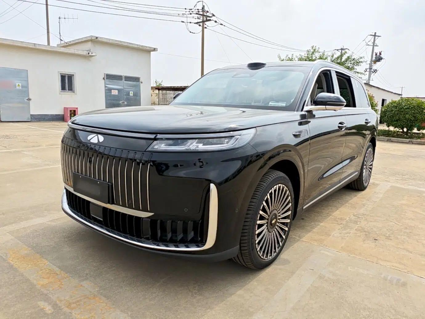 Chery Fengyun T11 2026 Model 220 All-Wheel Drive Family Fun Edition — миниатюра 1