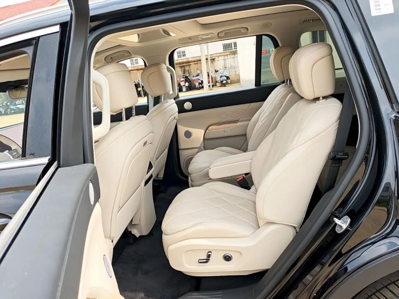 Chery Fengyun T11 2026 Model 220 All-Wheel Drive Family Fun Edition — миниатюра 20
