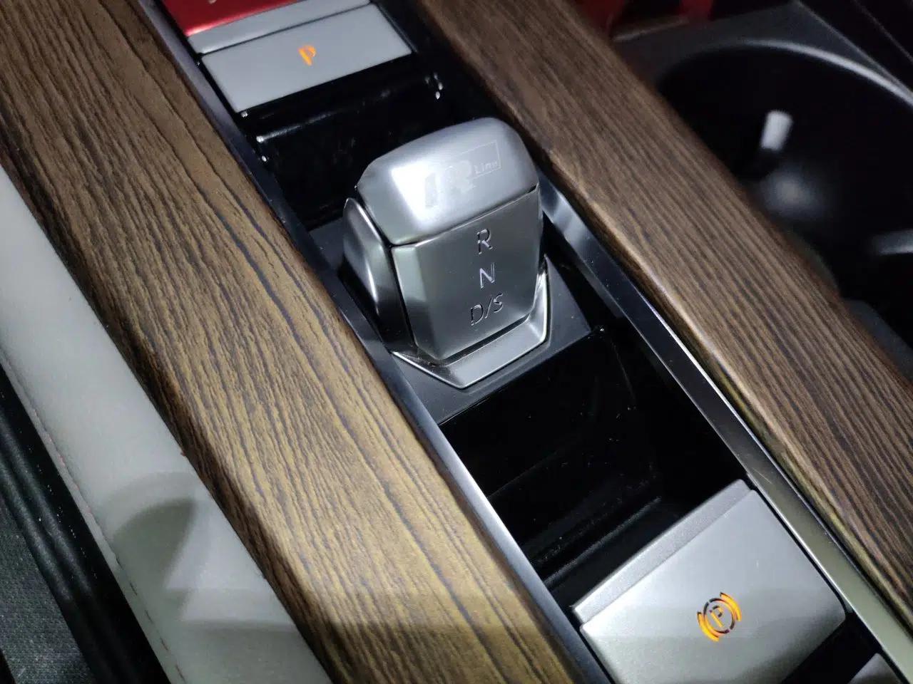 Volkswagen Teramont X 2024 380TSI All-Wheel Drive Longyao Edition — миниатюра 14