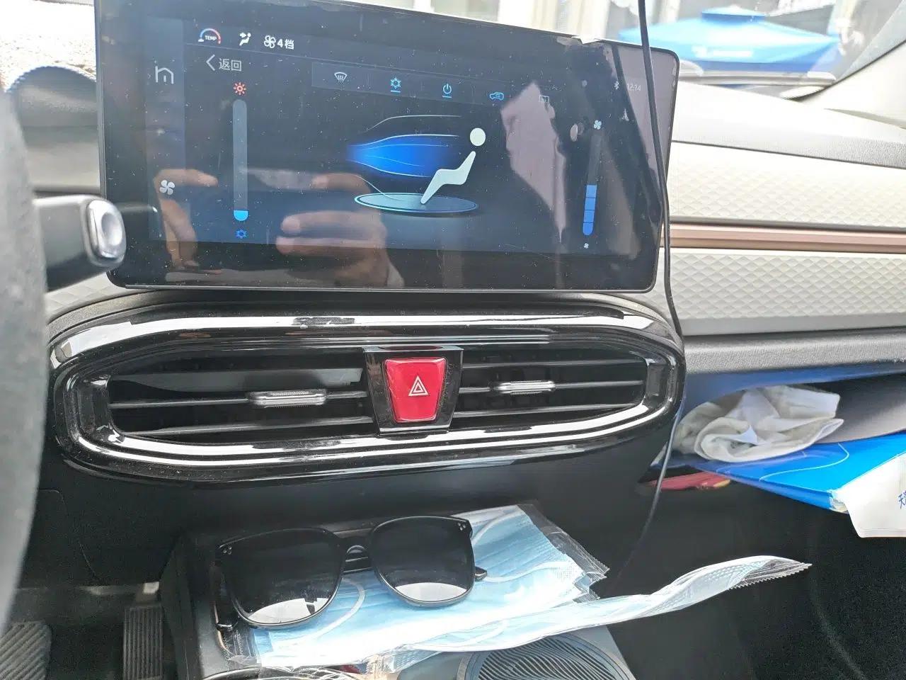 SOL E10X 2021 302 km Range Fashion Edition 31.4 kWh — миниатюра 13
