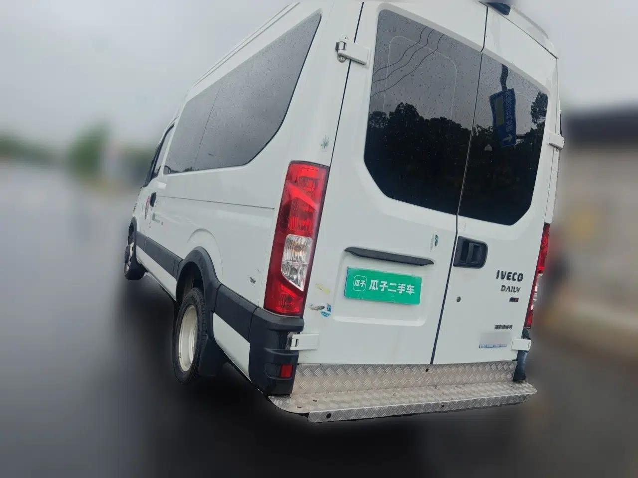 Iveco Eurocargo 2021 2.0T Manual Super Rui Long Wheelbase Short Overhang High Roof Side-Sliding Door F1A — миниатюра 4
