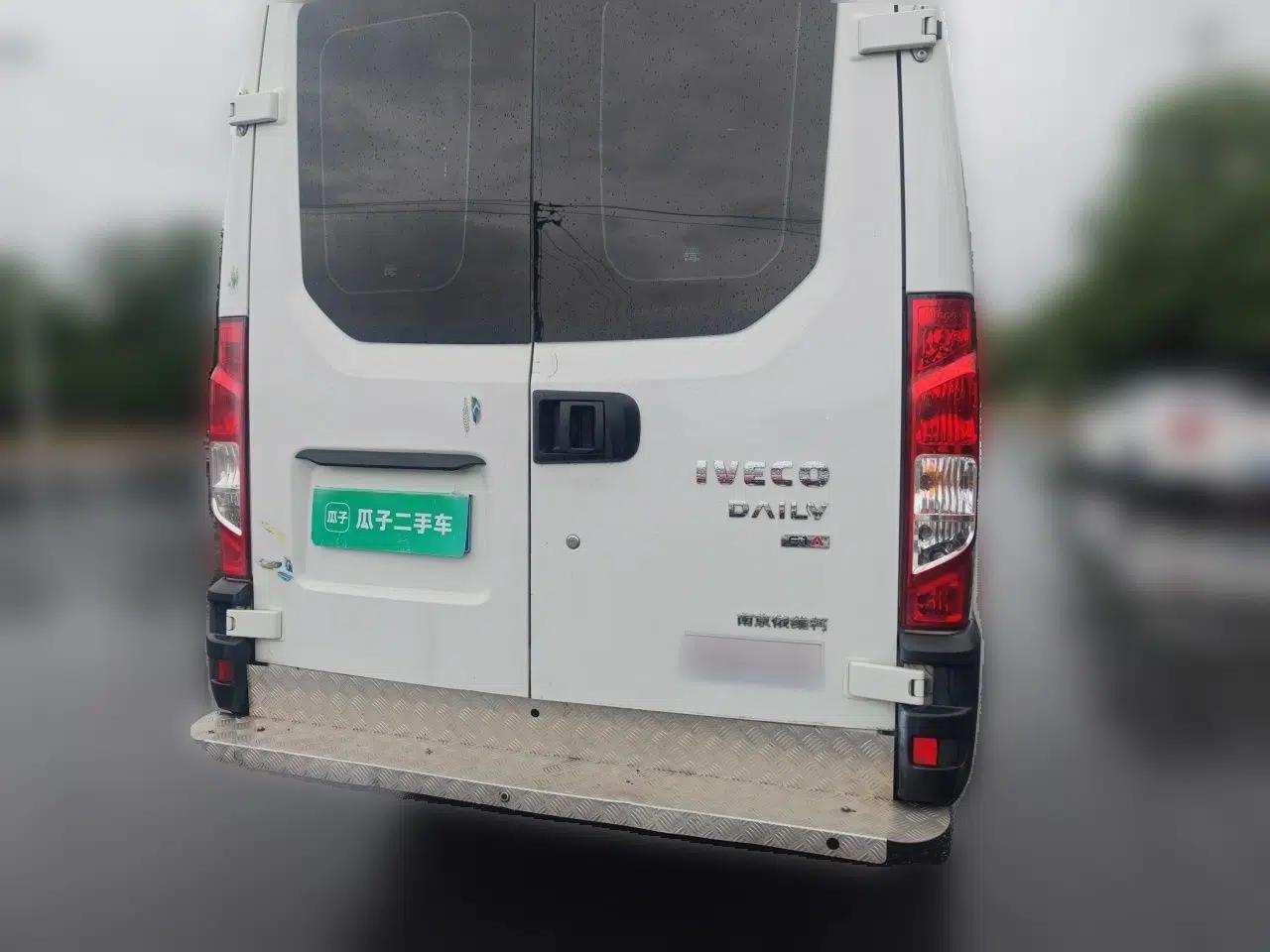 Iveco Eurocargo 2021 2.0T Manual Super Rui Long Wheelbase Short Overhang High Roof Side-Sliding Door F1A — миниатюра 5