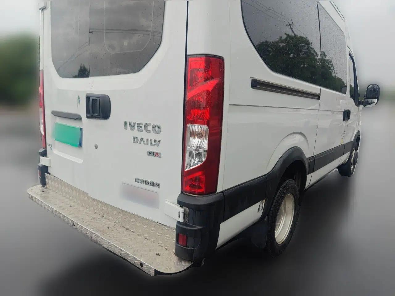Iveco Eurocargo 2021 2.0T Manual Super Rui Long Wheelbase Short Overhang High Roof Side-Sliding Door F1A — миниатюра 6