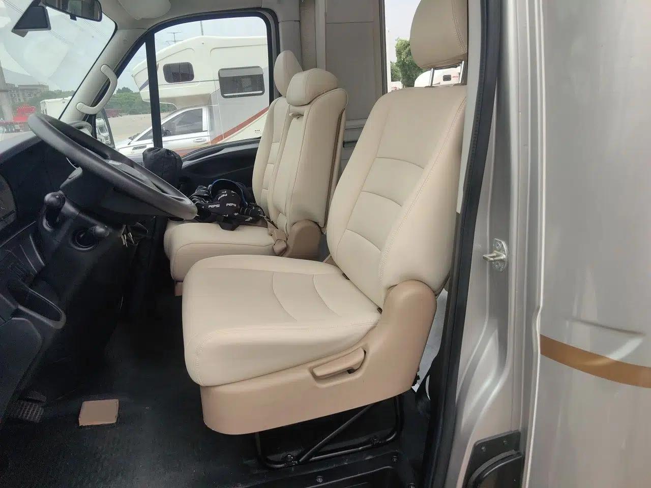 Iveco Eurocargo 2021 3.0T Automatic Professional Chassis 4.5-Ton Long-Wheelbase Double-Cab Chassis F1C — миниатюра 15