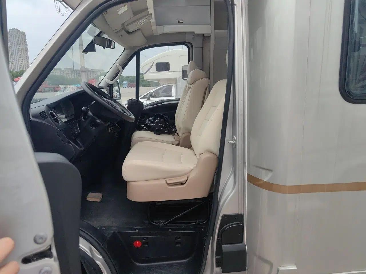 Iveco Eurocargo 2021 3.0T Automatic Professional Chassis 4.5-Ton Long-Wheelbase Double-Cab Chassis F1C — миниатюра 16