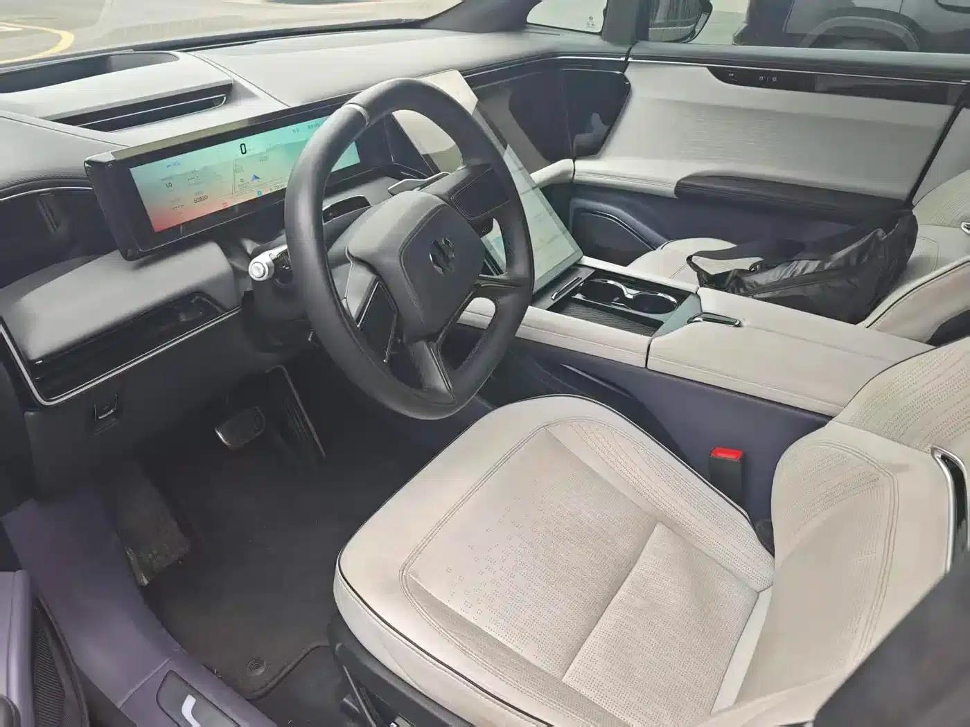 HiPhi X 2021 Flagship Edition 6-seater — миниатюра 2