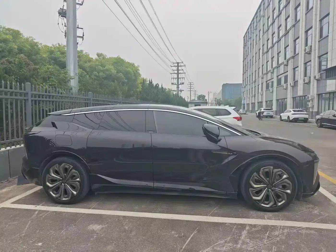 HiPhi X 2021 Flagship Edition 6-seater — миниатюра 6